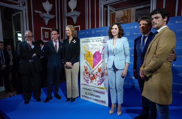 De izquierda a derecha: Gregorio Pérez, Gonzalo Caballero, la infanta Elena, Isabel Díaz Ayuso, Manuel Díaz 'el Cordobés' y Miguel Abellán.