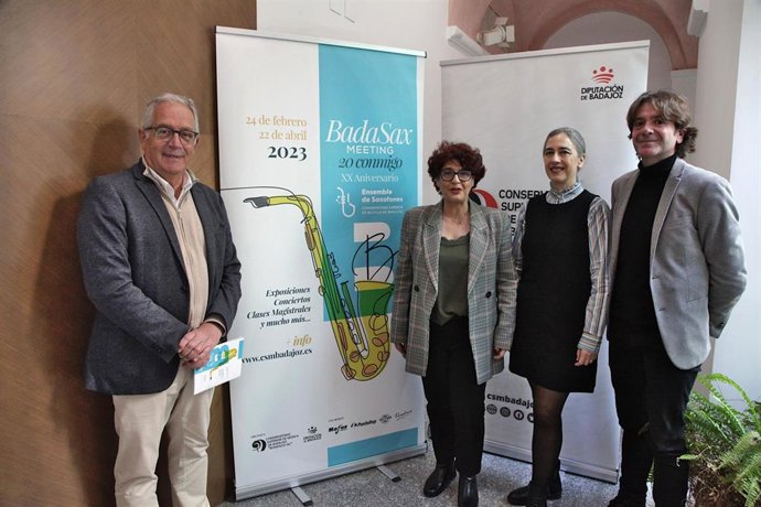 El diputado delegado del Área de Cultura y Deportes de la Diputación Provincial de Badajoz, Francisco Martos, participa en la Presentación de Badasax Meeting