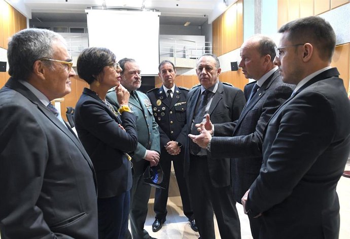 María Gámez junto con las autoridades andorranas