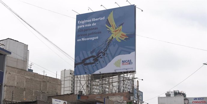 Archivo - Cartel en Lima (Perú) de apoyo a los presos políticos en Nicaragua