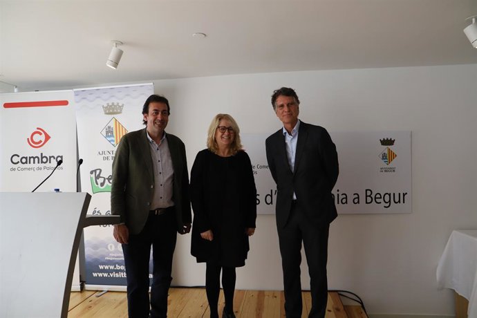 El president del Cercle d'Economia, Jaume Guardiola (dreta), durant el debat