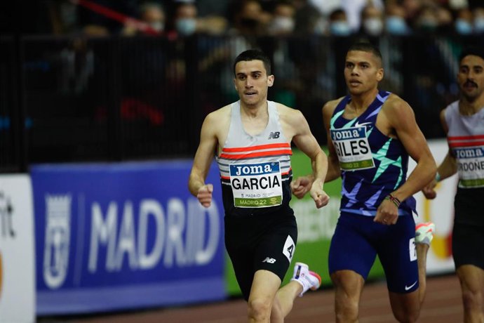 Archivo - Mariano García durante un 800 metros del World Indoor Tour en Gallur