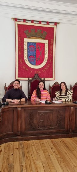 Calahorra y el Grupo Paso Viviente firman el convenio para financiar las actividades de Semana Santa