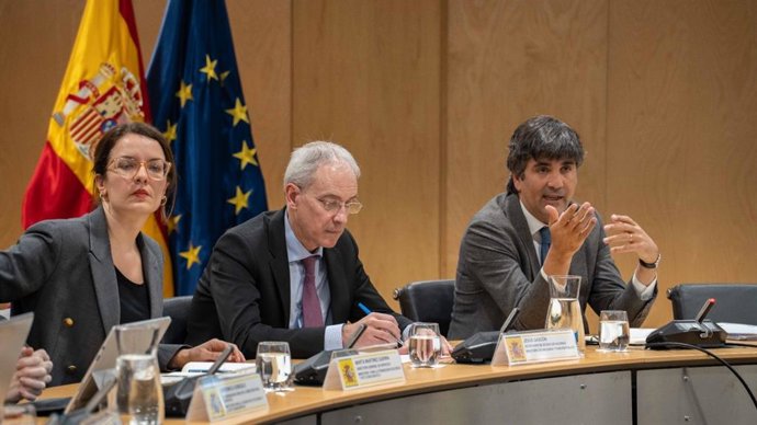 Reunión de García Andrés y Gascón con las patronales bancarias