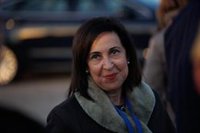 La ministra de Defensa de Chile agradece a Robles el apoyo de la UME en los incendios forestales que siguen activos