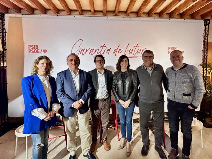 Participantes en la Conferencia Política del PSIB.
