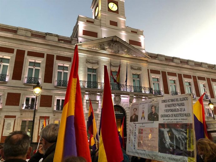 Colectivos reivindican que se reconozca la Puerta del Sol de Madrid como lugar de memoria democrática y vinculan el PP al fascismo