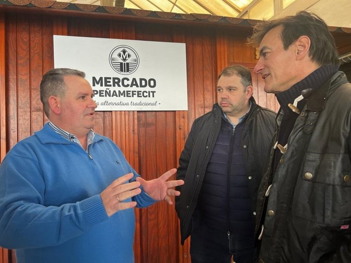 Visita al mercado de Peñamefécit