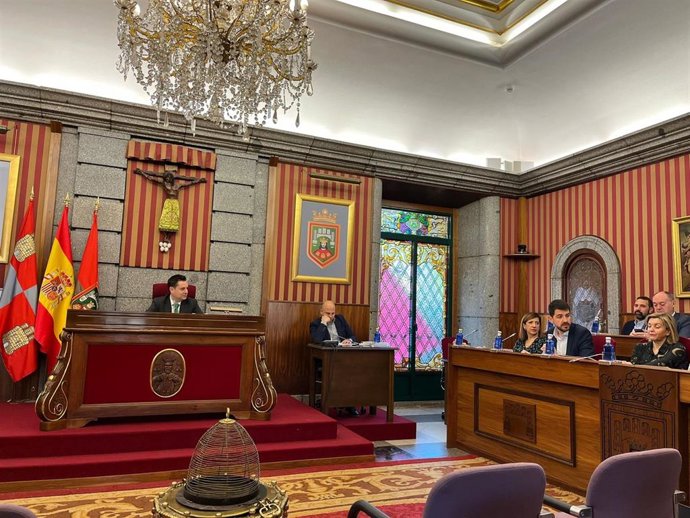 El alcalde de Burgos, Daniel de la Rosa, durante un momento del Pleno de febrero