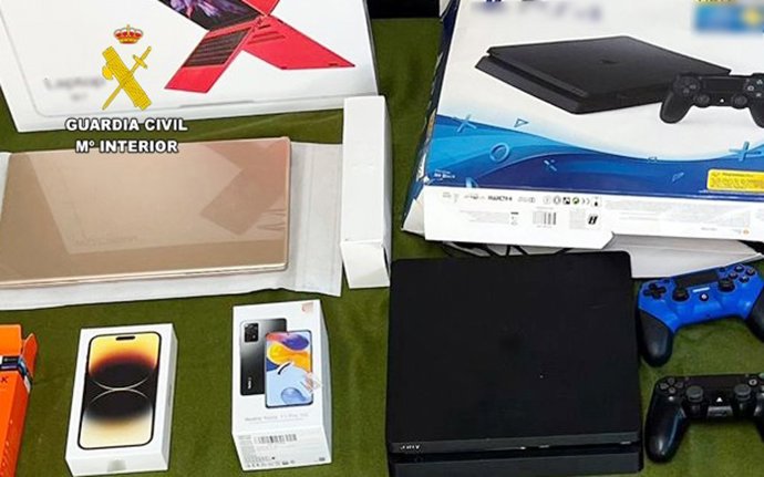 Artículos comprados con el dinero de la mujer estafada