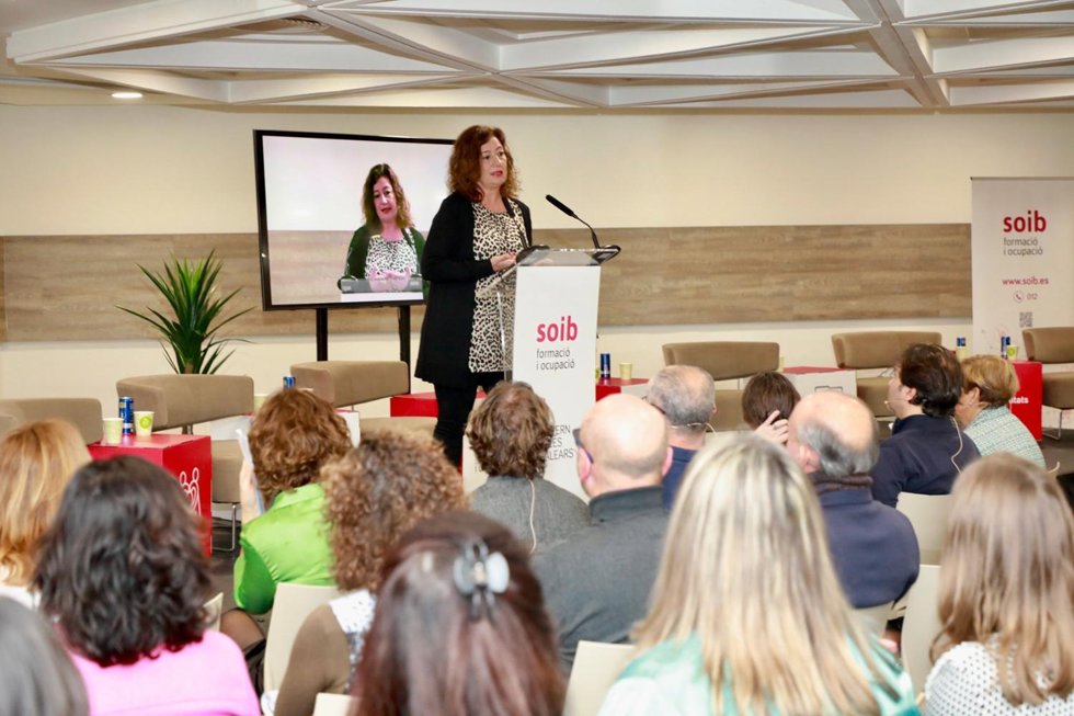 La presidenta del Govern, Francina Armengol, interviene durante un acto en el Hotel Meli Palma Marina.