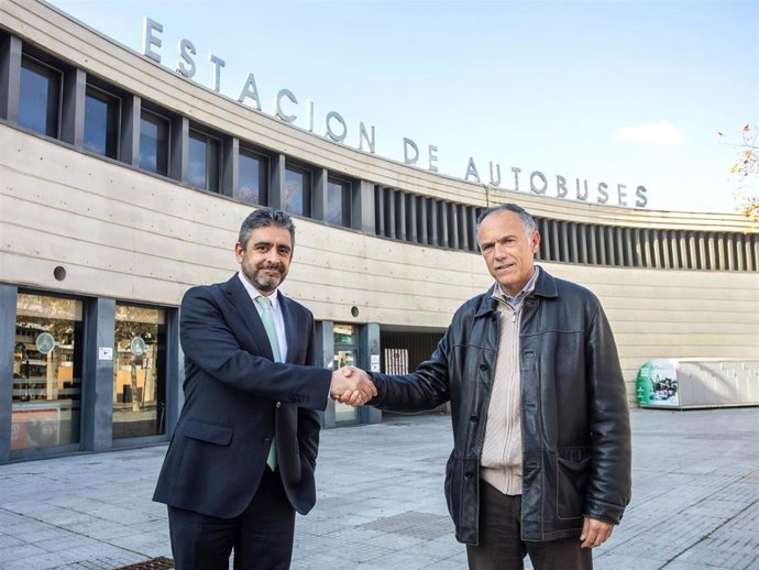 Enrique Iglesias, director de Estructuración Comercial de Hidrógeno de Cepsa y José María Rodríguez Flórez, responsable de la Zona Sur de Damas.