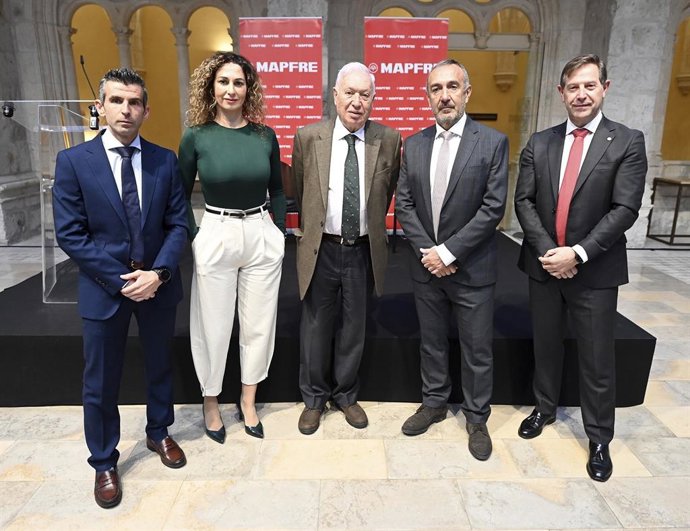 García-Margallo ve el futuro de CyL en un sector del automóvil reconvertido y el turismo sostenible, gastronómico y patrimonial