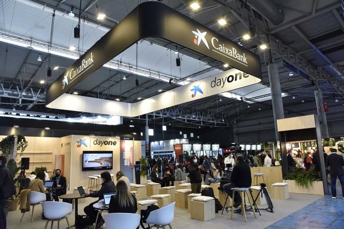 Estand de CaixaBank en el MWC22