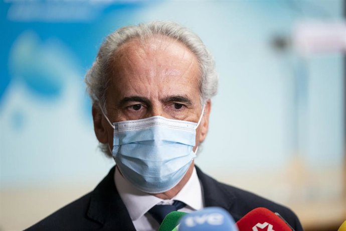 El consejero de Sanidad, Enrique Ruiz Escudero