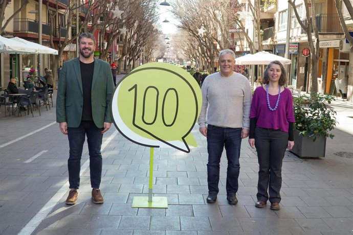 El coordinador general de MÉS per Mallorca, Lluís Apesteguia, el secretario general de MÉS, Jaume Alzamora, y la candidata de MÉS al Ayuntamiento de Palma, Neus Truyol.