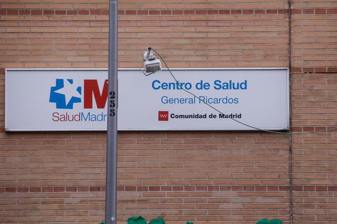 Archivo - Fachada del Centro de Salud General Ricardos ubicado en Carabanchel