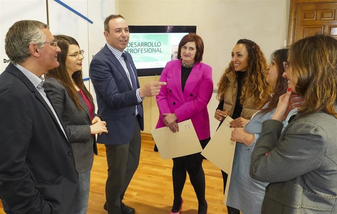 Un total de 14 mujeres ha participado en el V Programa de Desarrollo Profesional en el Entorno Rural de Valladolid .