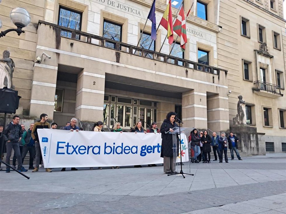 Sindicatos vascos piden no "hurtar los derechos fundamentales" a los presos de ETA y censuran la actitud de la Fiscalía