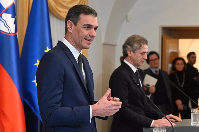 El presidente del Gobierno, Pedro Sánchez, y el primer ministro de Eslovenia, Robert Golob