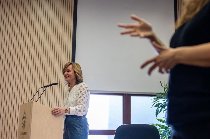 La ministra de Educación, Pilar Alegría, interviene durante el  I Congreso Nacional sobre Calidad de Vida e Inclusión en TEA, en la sede del Grupo San Valero, en Zaragoza.