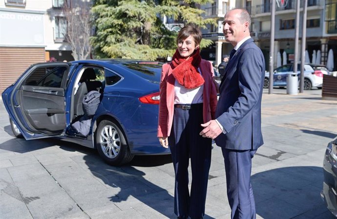 La ministra de Política Territorial, Isabel Rodríguez, y el alcalde de Guadalajara, Alberto Rojo.