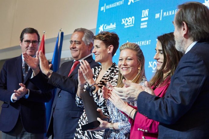 Yolanda Falcón, directora general de Falcón Electrónica, recibe el Premio Navarra Empresarial 2023