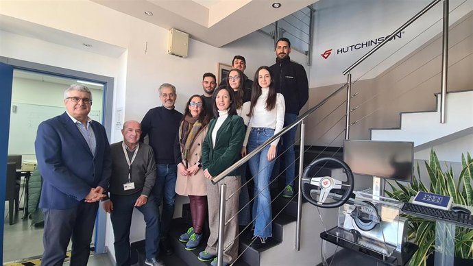 La consejera de Edudación, Esther Gutiérrez, visita la empresa Catelsa en Cáceres