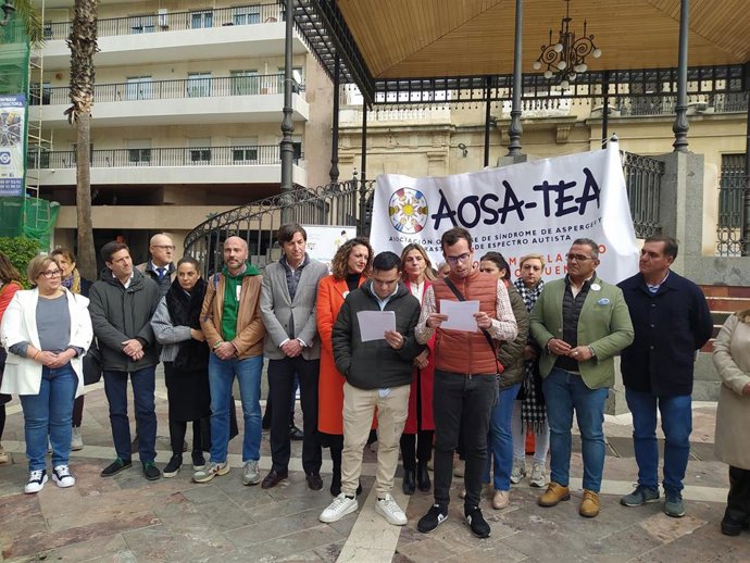 Lectura del manifiesto con motivo del Día Internacional del Síndrome de Asperger.