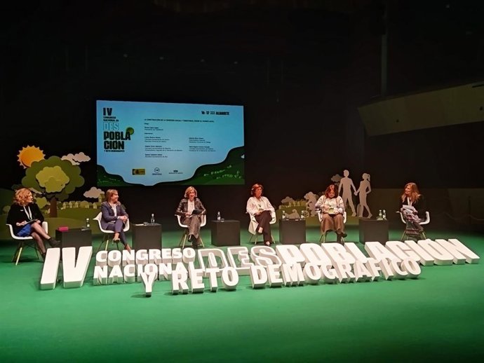 La Diputada de Políticas Transversales, Leonor Romero, en el congreso.