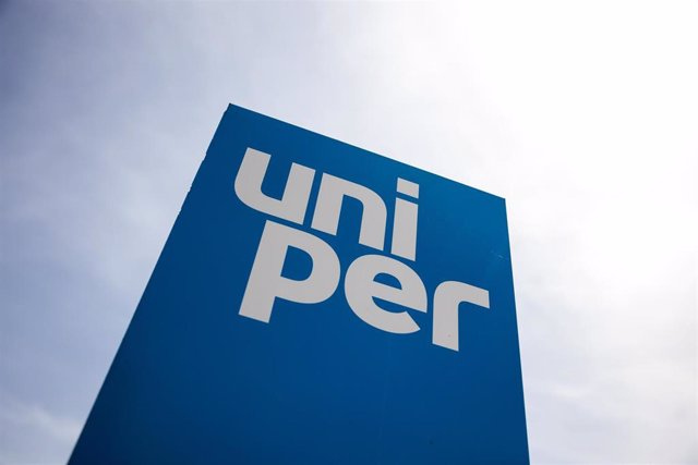 Archivo - Logo de Uniper en la entrada de las instalaciones de almacenamiento de gas natural de Bierwang (Alemania).