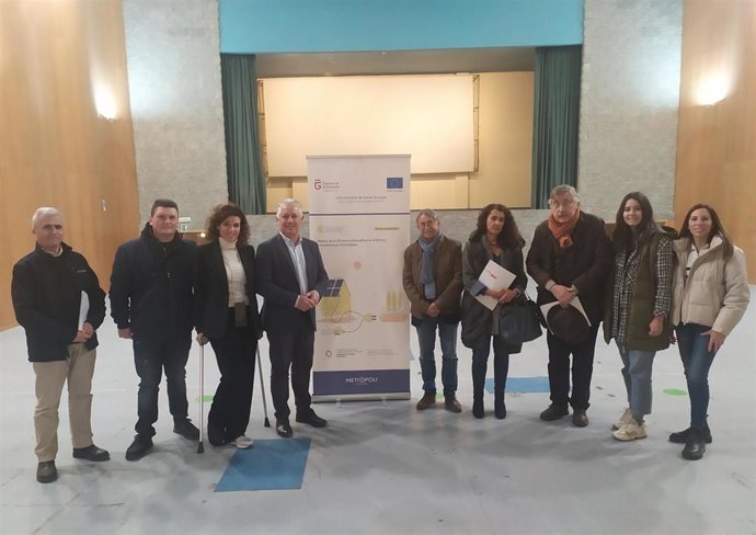 El antiguo cine de Atarfe mejora su eficiencia energética con placas fotovoltaicas.