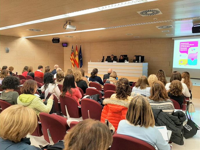 Sanidad comenzará en otoño con el envío masivo para invitar a todas las mujeres de 25 a 65 años a participar en el cribado de cáncer de cérvix