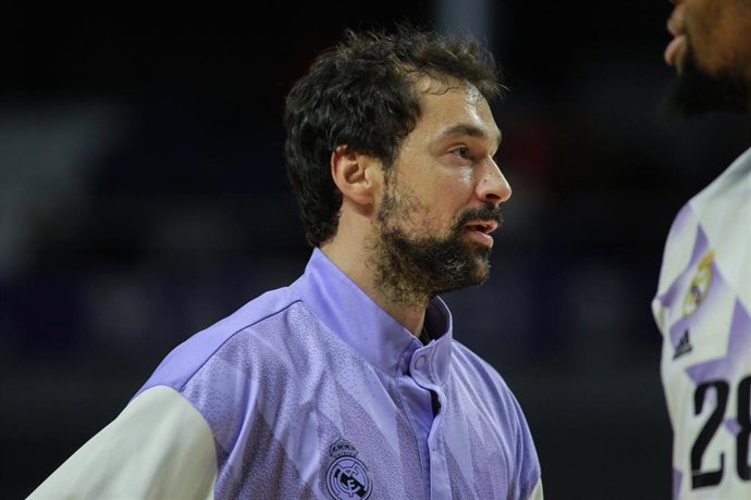 Archivo - El jugador del Real Madrid Sergio Llull antes de un partido
