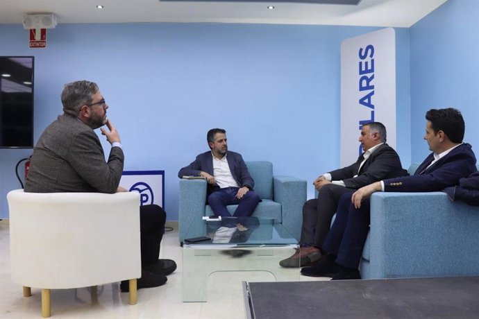 El vicesecretario de Málaga Productiva del PP de Málaga, Carlos Conde, ha mantenido una reunión con el Colegio Oficial de Ingenieros Técnicos de Telecomunicaciones de Andalucía y con la asociación que representa a este colectivo.