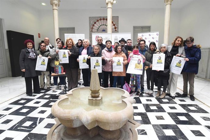 Presentación de la exposición 'Huellas en el barro'