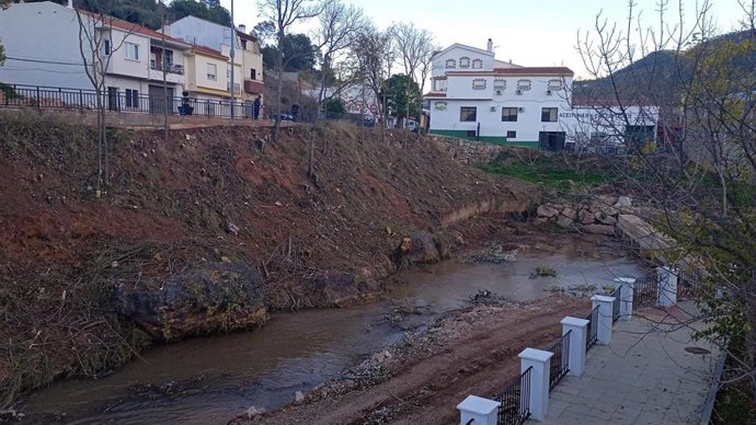 Estado en el que ha quedado el río Guadalimar a su paso por La Puerta de Segura tras los trabajos de limpieza del Ayuntamiento