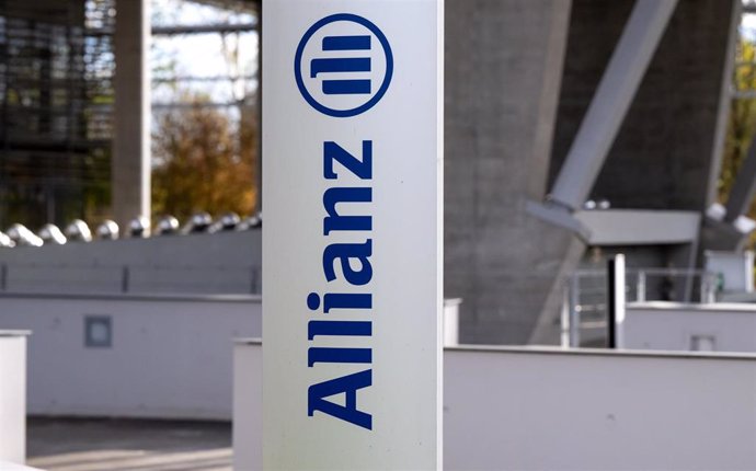 Archivo - Logo de Allianz en una sede de la compañía.