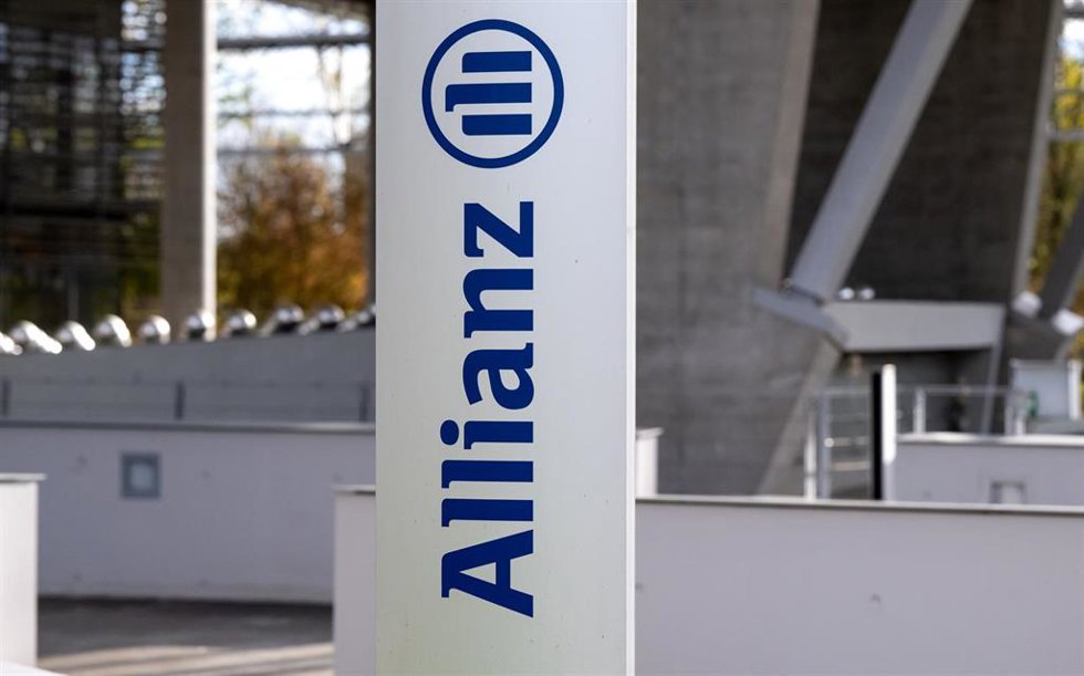 Archivo - Logo de Allianz en una sede de la compañía.