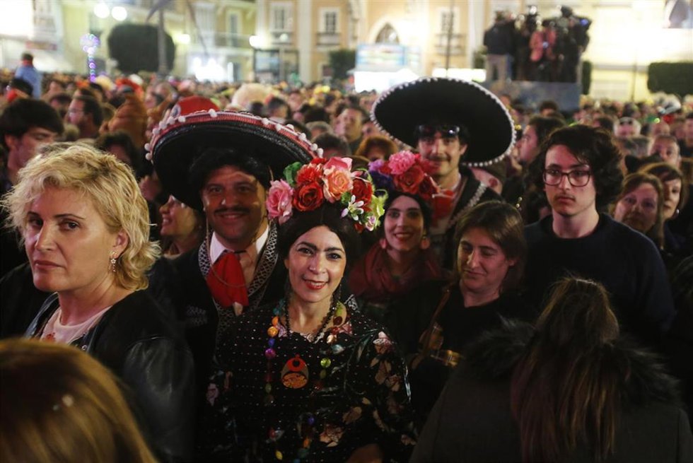 Archivo - El público en la Plaza de San Antonio durante el pregón de 2019