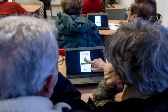Talleres de Unicaja Banco para mayores en Salamanca.