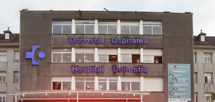 Archivo - Imagen de la fachada del Hospital Donostia de San Sebastián