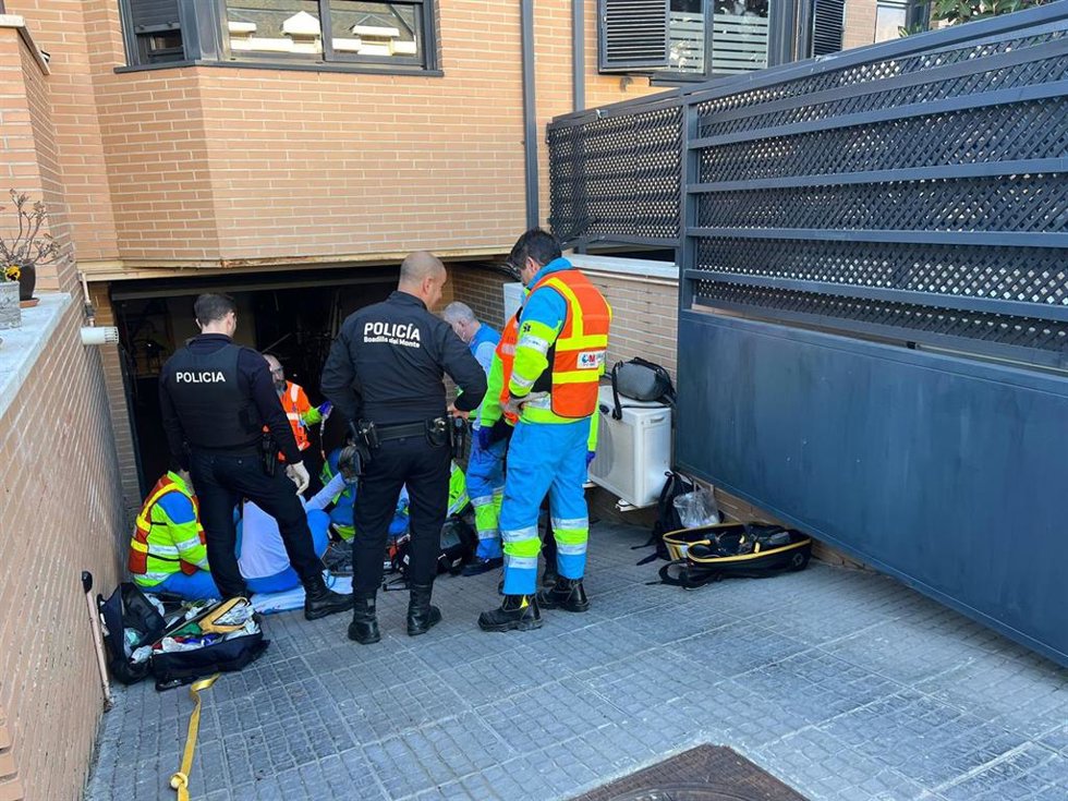 Imagen de los intentos de reanimación del trabajador que finalmente ha fallecido.