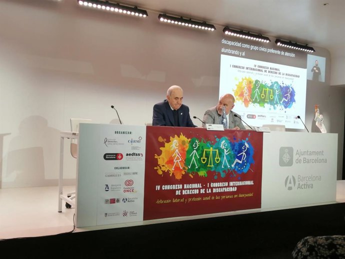 El president del Cermi, Luis Cayo Pérez Bueno, i el jurista Luis Enrique de la Villa