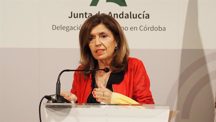 Archivo - La delegada de Salud y Consumo de la Junta de Andalucía en Córdoba, María Jesús Botella.