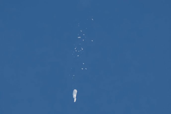 Las fuerzas de Estados Unidos derriban un supuesto globo espía chino frente a las costas de Carolina del Sur