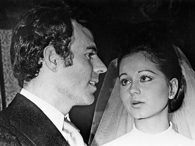 Archivo - Album de Julio Iglesias en su boda junto con su esposa Isabel Preysler en Illescas, Toledo, Castilla-La mancha, España.
