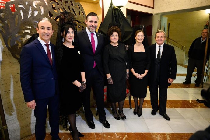 Homenaje a la mantilla en el Teatro Apolo de Almería