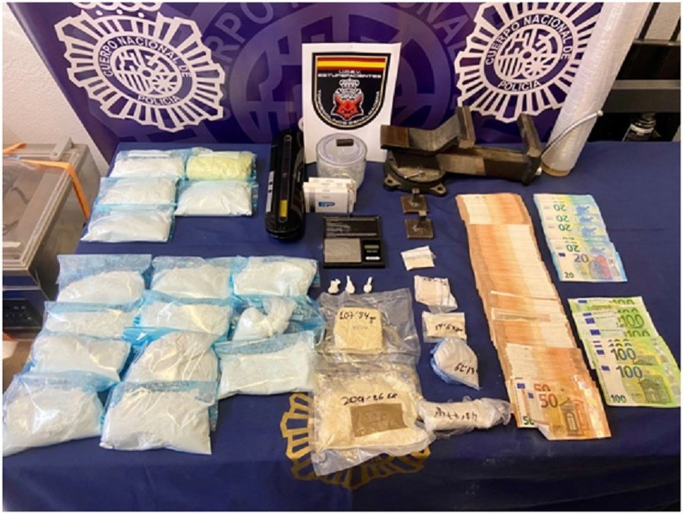 Material incautado al desarticular una red de tráfico de drogas a pequeña y mediana escala