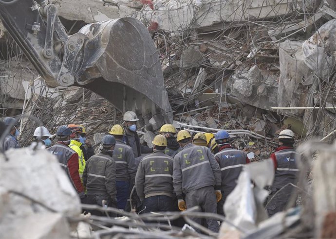 Trabajos de búsqueda y rescate en la ciudad turca de Antioquía tras los terremotos del 6 de febrero en el sur de Turquía, cerca de la frontera con Siria